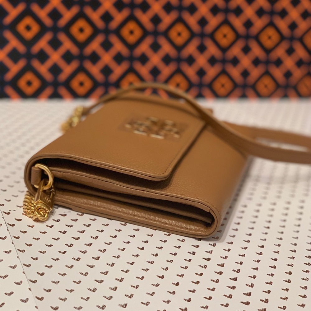 Britten Chain Wallet - Picture 2 of 6